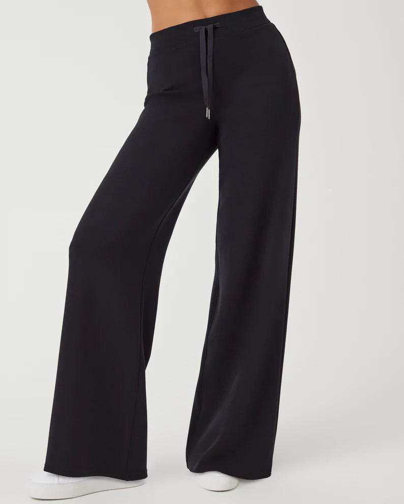 Design And Tailoring Spanx AirEssentials Wide Leg Pant In Black