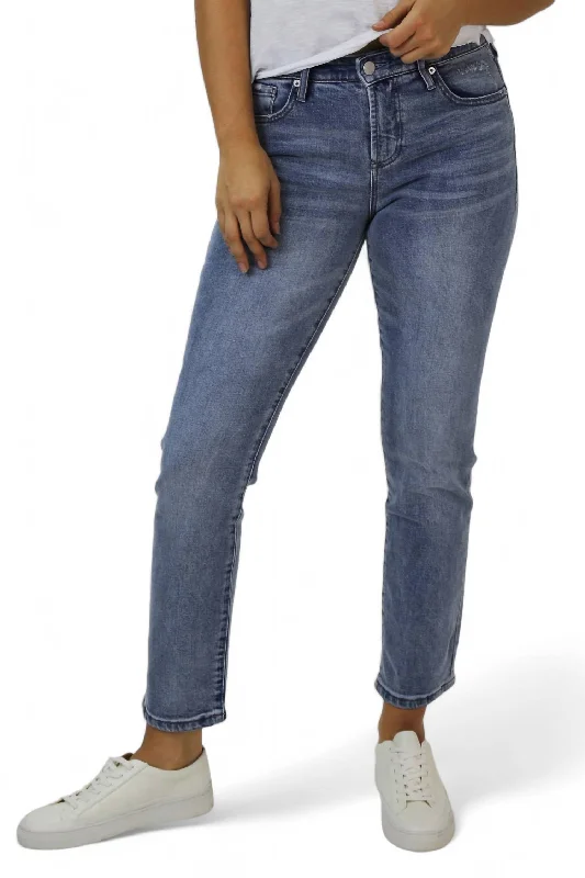Urban Design Sense Blaire Straight Leg Jean In Light Blue
