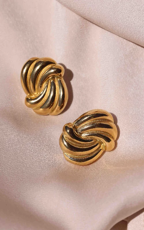 Chic Outfits Moxie Stud Earrings - Gold Oval Wave Texture