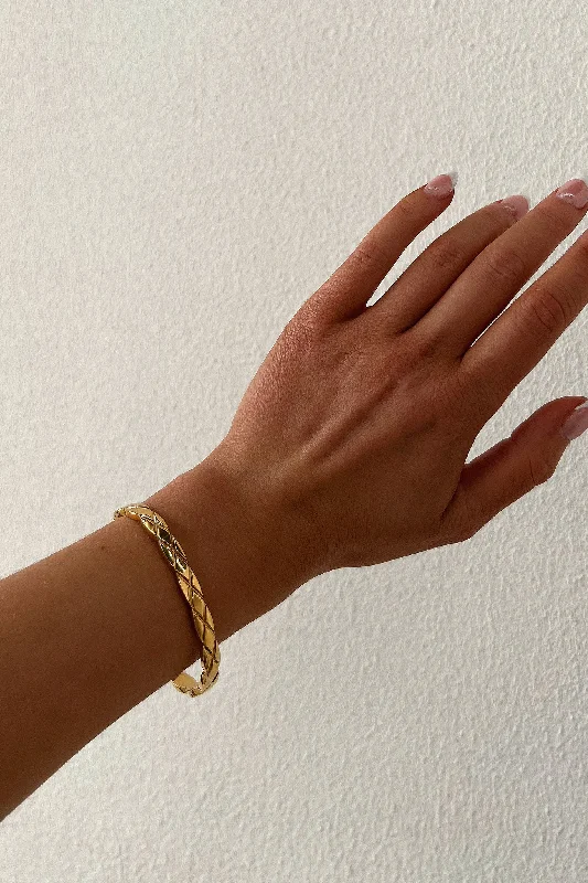 Simple Style Amata Bracelet - 18k Gold Plated
