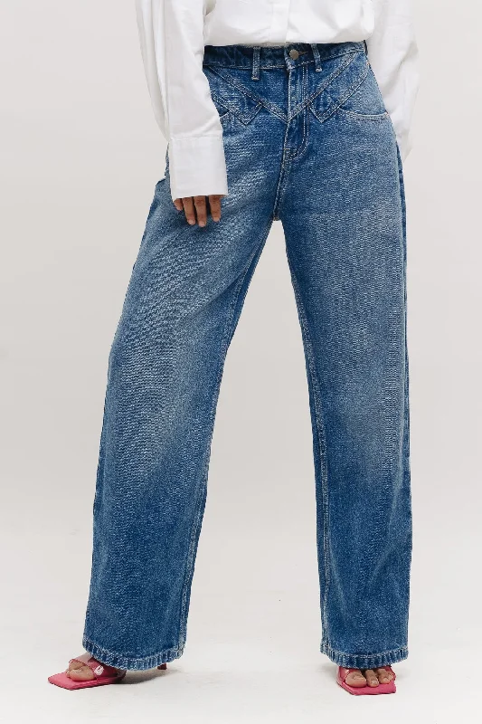 Elegant Outline Double Front Yoke Straight Fit Jeans