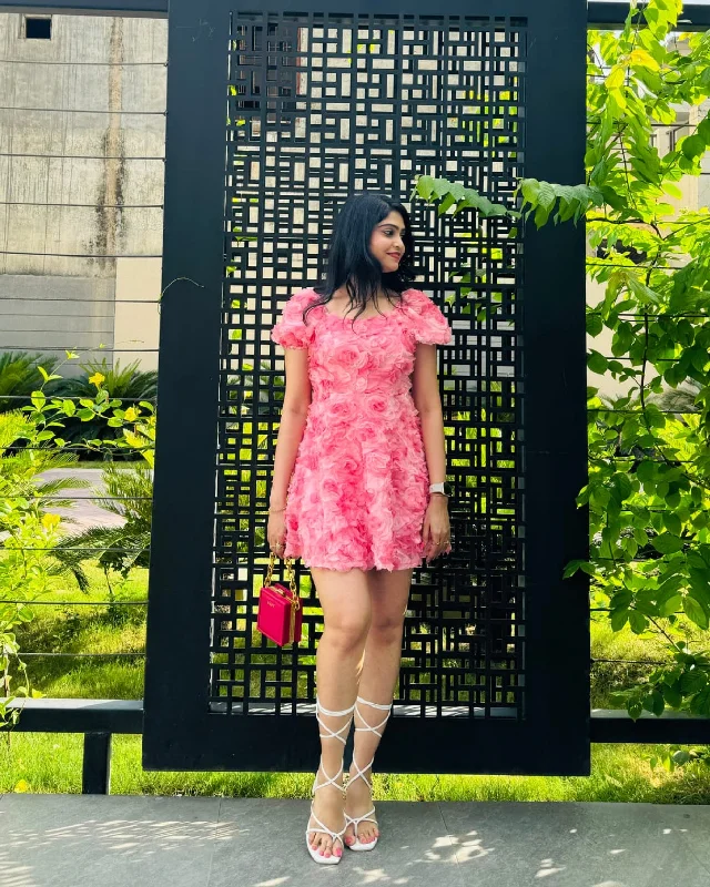 Minimal Classic Harrold 3D Floral Dress