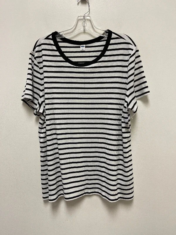 Stunning Fashion Black & White Top Short Sleeve Old Navy, Size 2x