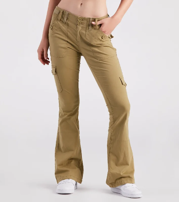 Soft Comfort On The Low-Rise Cargo Flare Pants