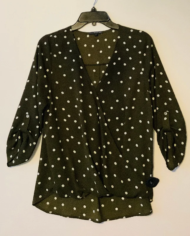 Sporty Elegance Top Short Sleeve By West Kei In Polkadot Pattern, Size: M