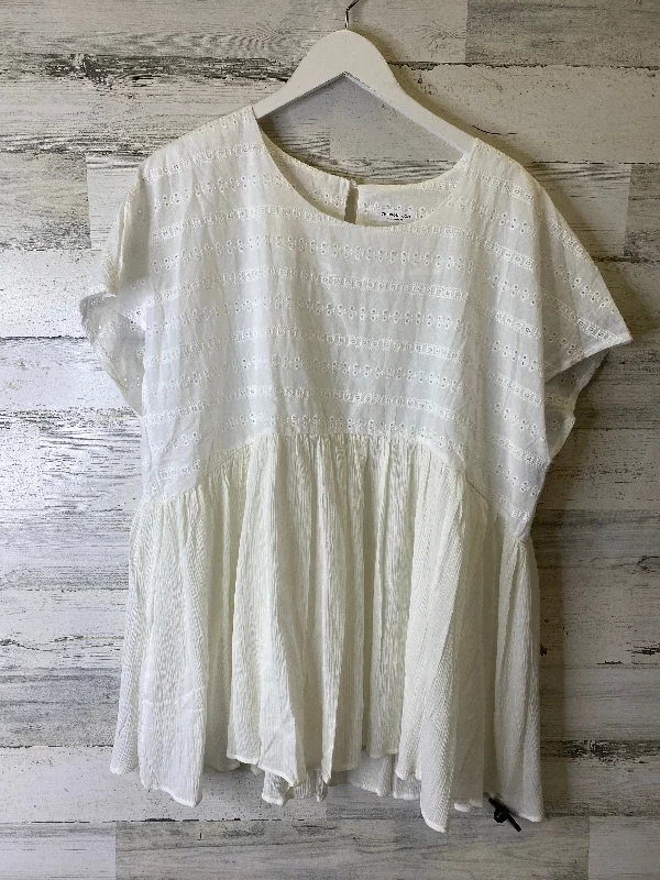 Fashion Selection White Top Short Sleeve Chicsoul, Size 2x
