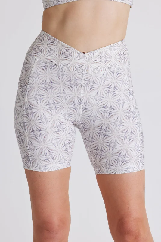 Simple Elegance Harmony Midi Bike